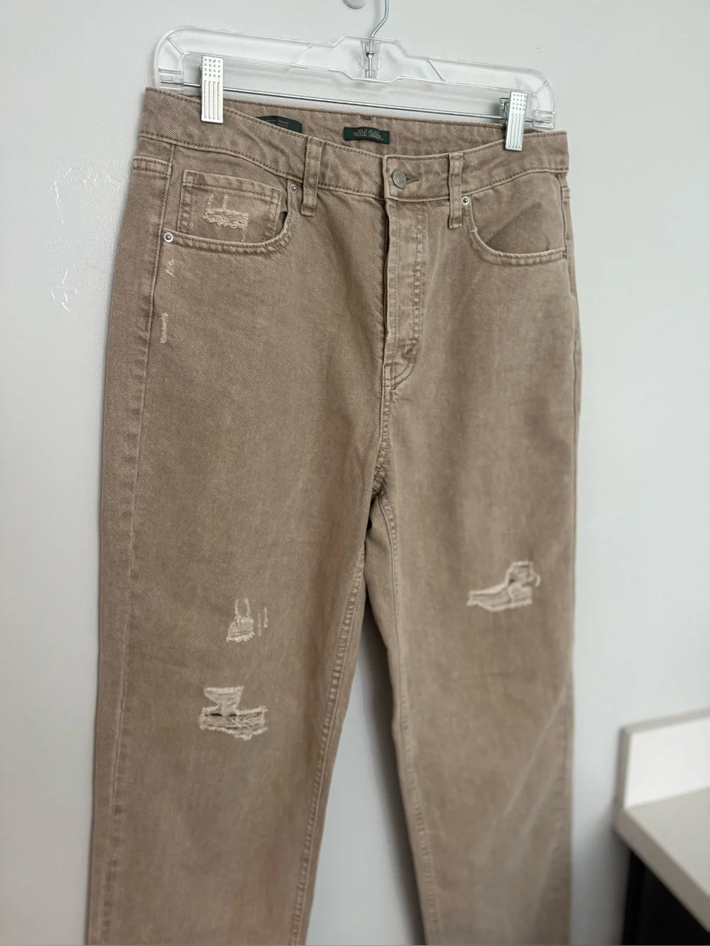 Wild Fable Beige/Taupe high rise Straight Leg Jeans. Size 8.